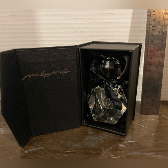 Marilyn Miglin Beautiful Leaded Crystal Geometric Perfume Bottle NEW in Box, NOS - Picture 4 of 5